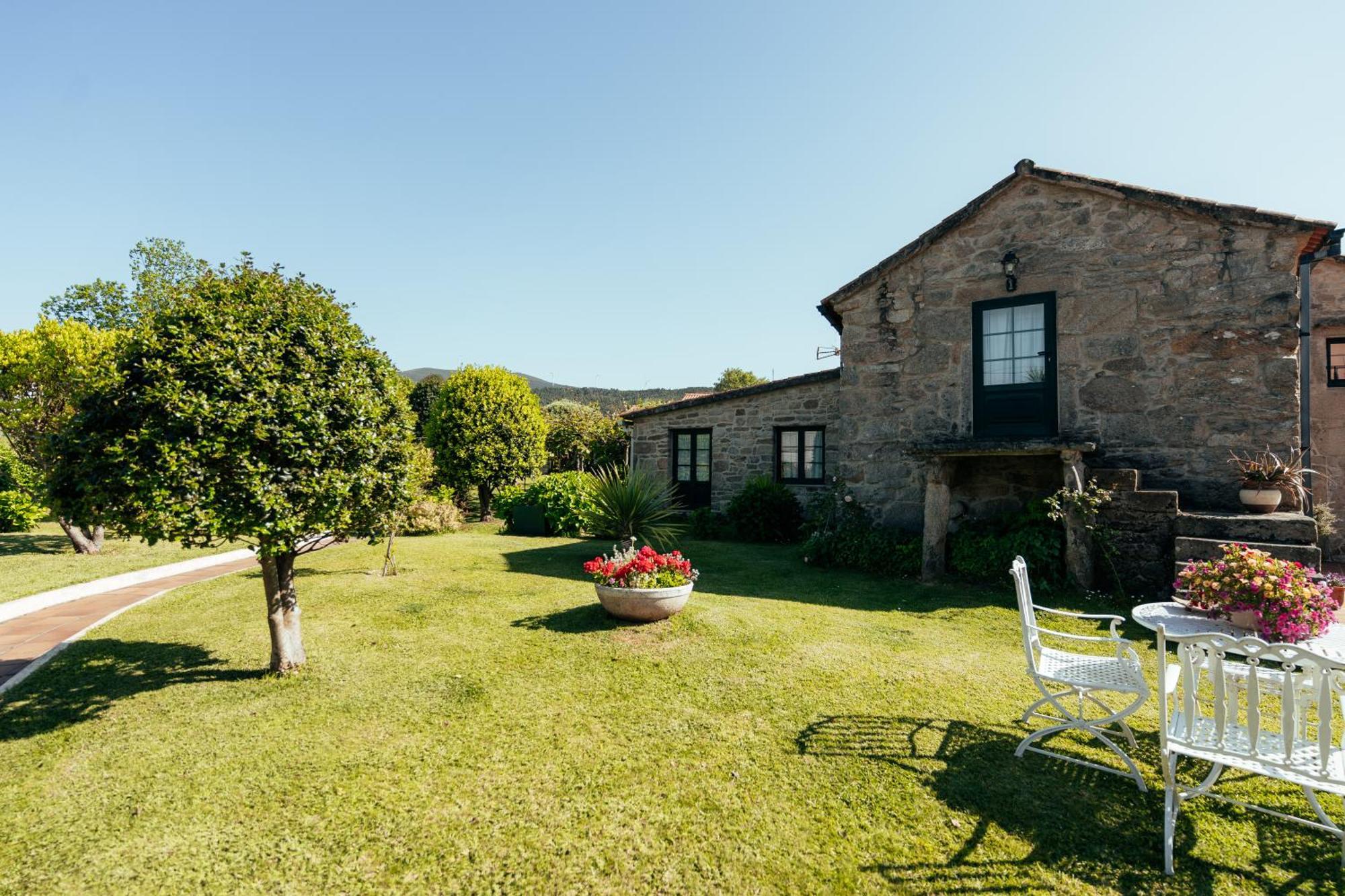 Os Miguelinos Guest House Catoira Exterior photo
